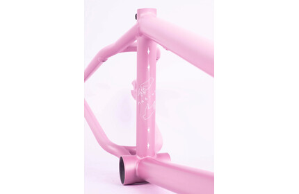 CULT Crew Angie Marino Frame light-pink/pink-fade 20.75TT