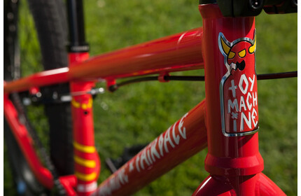 FAIRDALE Macaroni x Toy Machine 20 Fun Bike 2022 gloss-red 